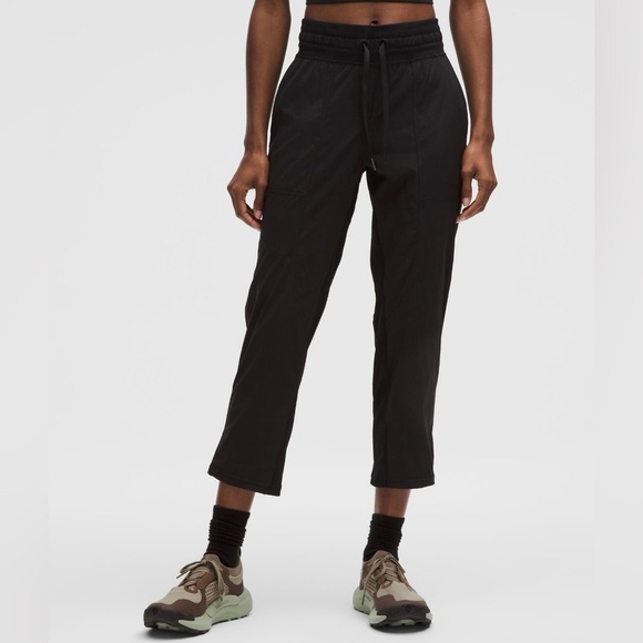 Lululemon Dance Studio Mid-Rise Crop 25" - Black SZ 6 - Picture 1 of 6